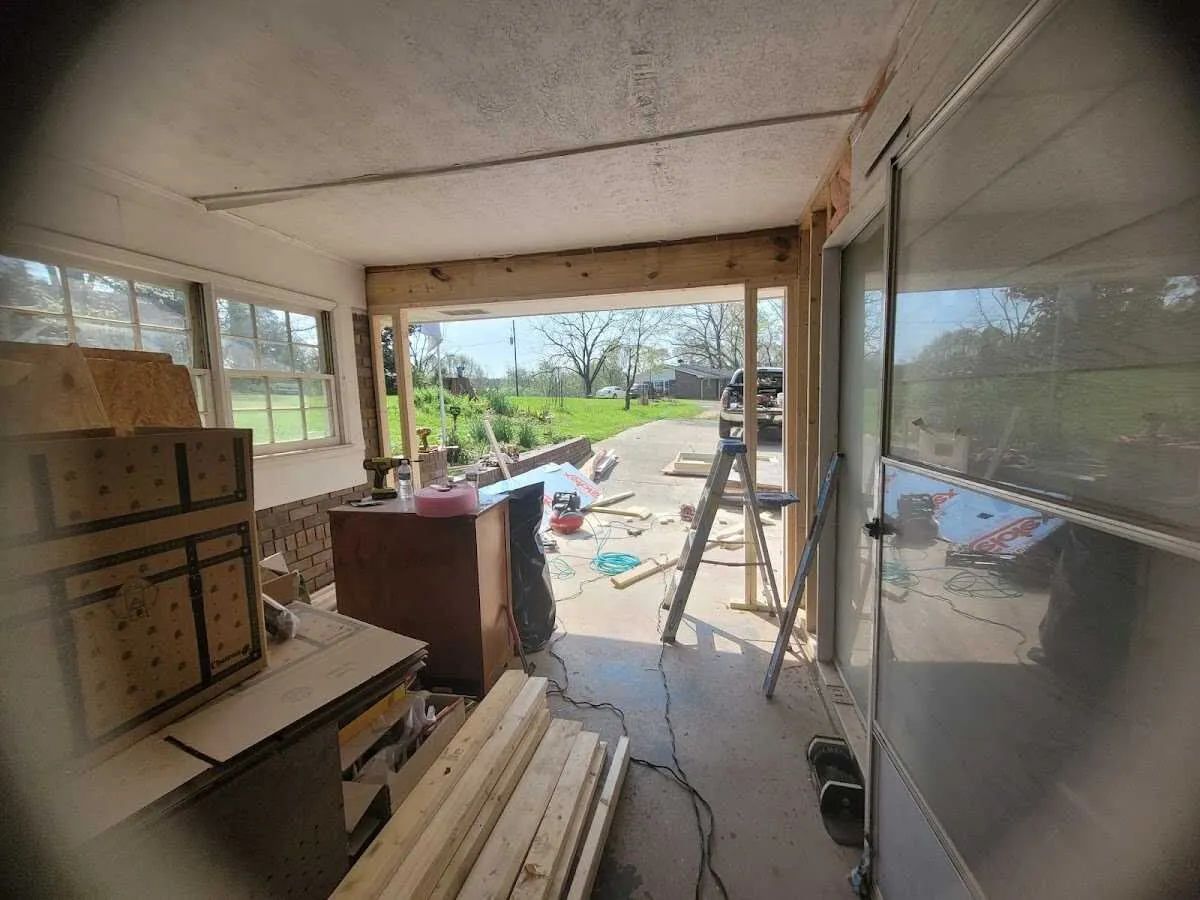 Air movers and dehumidifier for Water Mitigation Services in Fort Payne